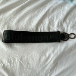 lululemon never lost black keychain